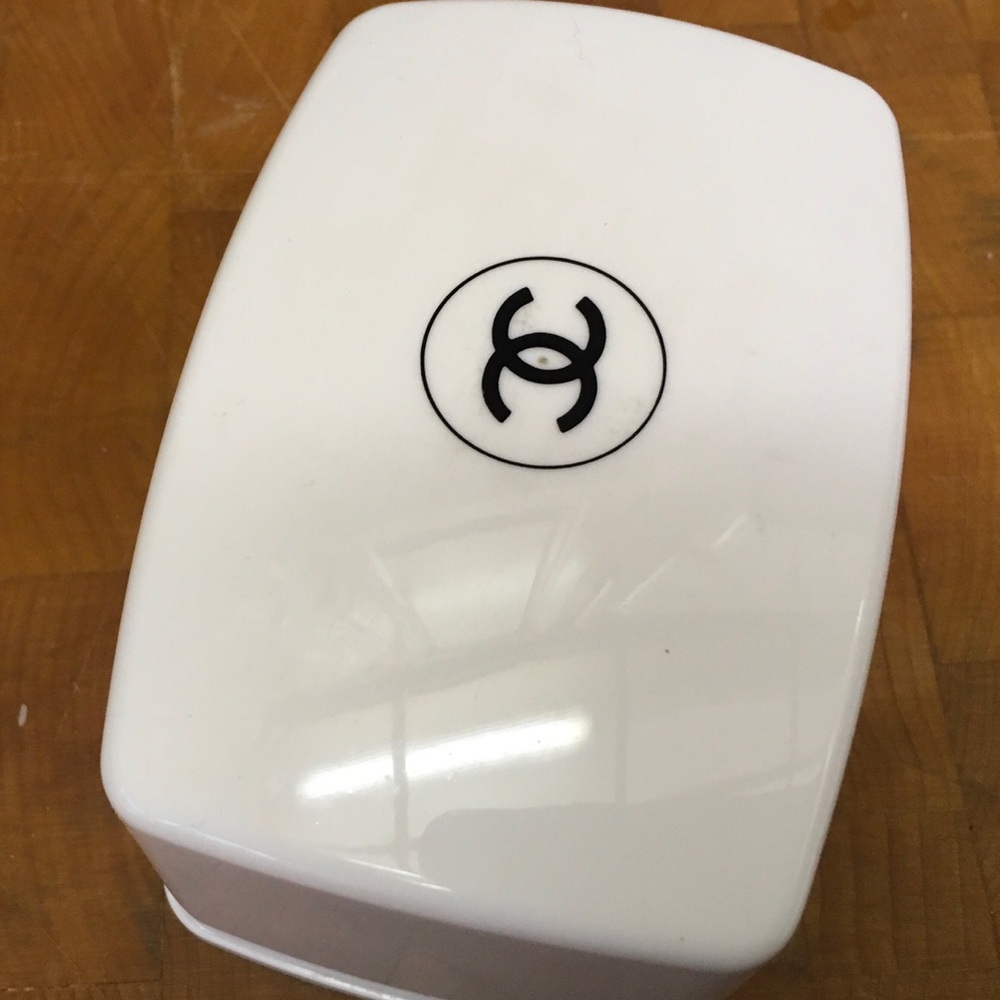 CHANEL White and Black Hand Soap Dish